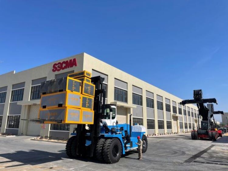 50 TON FORKLIFT 5