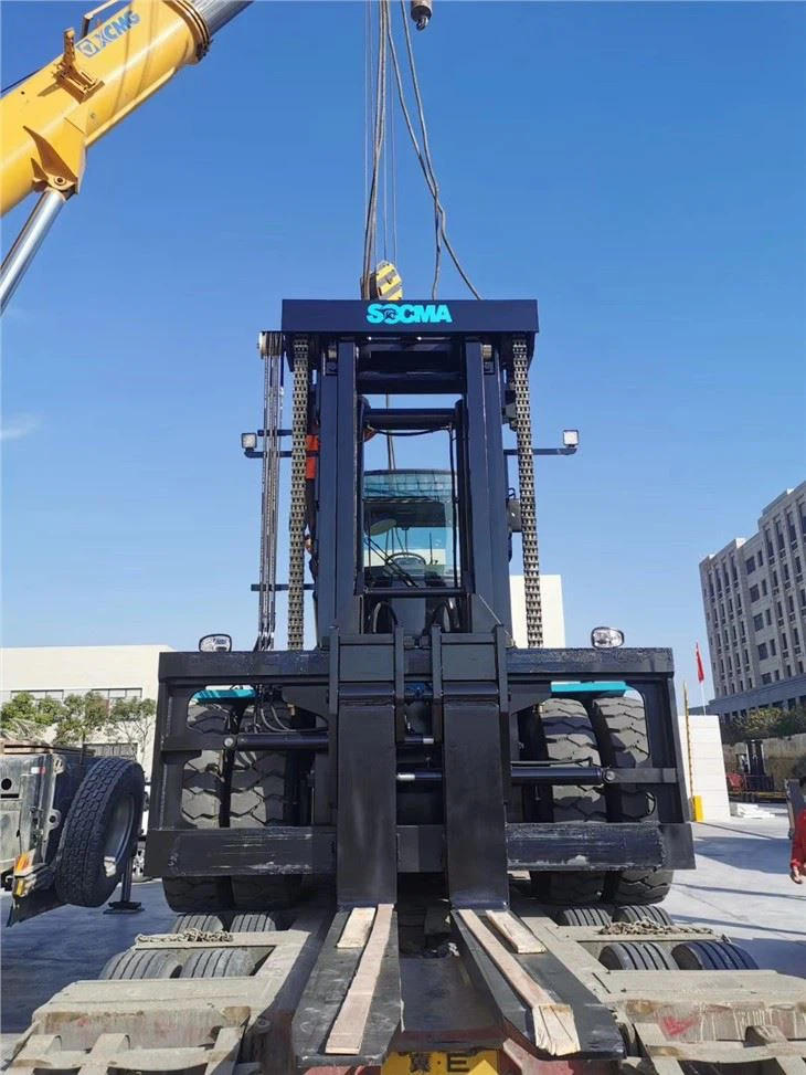 30 Ton Forklift For Heavy Containers Handling